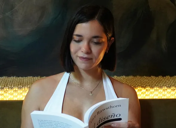 Chica leyendo